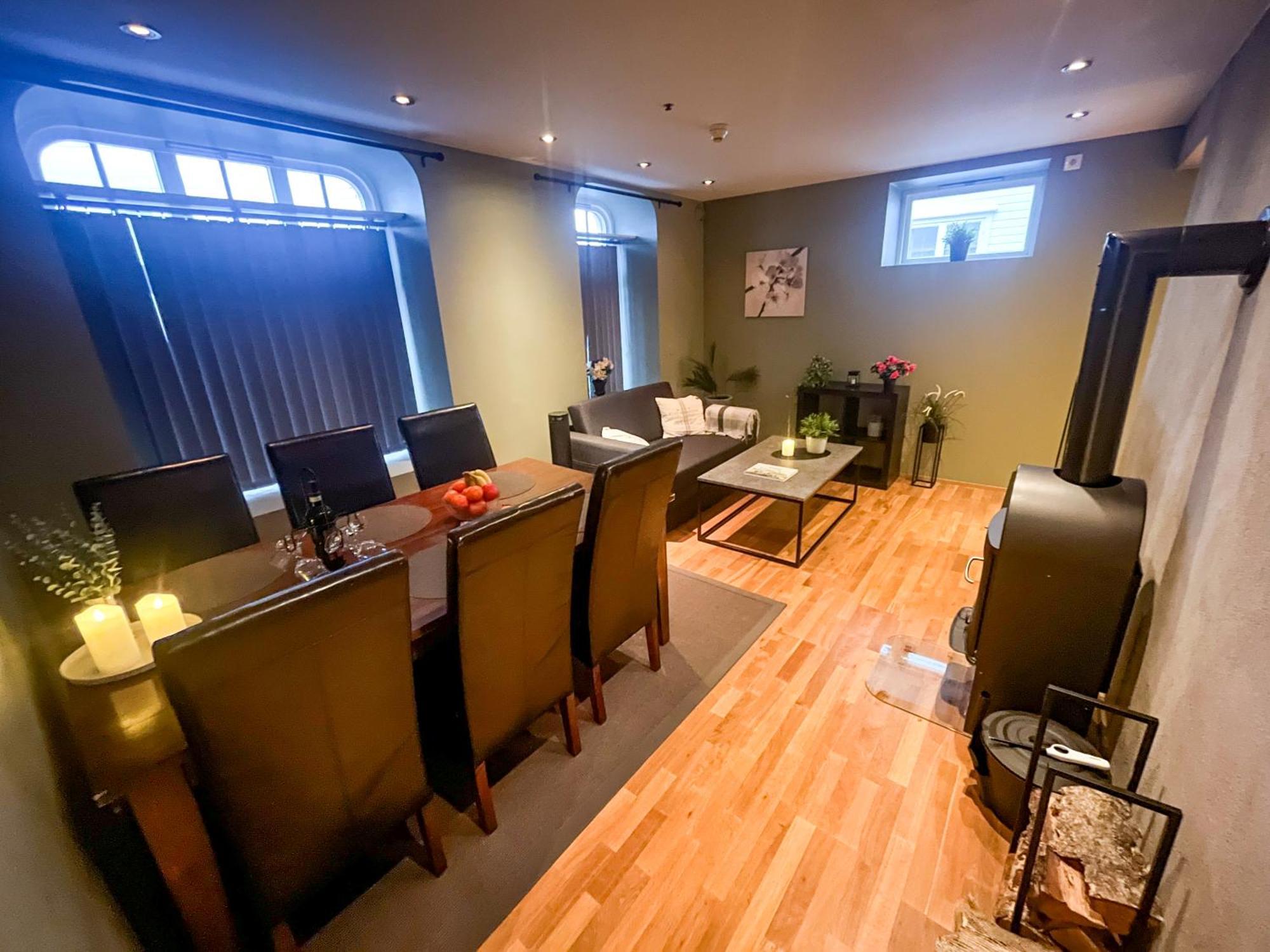 Two-Bedroom City Apartment With Fire Place, Free Parking And Fjordview Terrace - Calm And Central Ålesund Exteriér fotografie