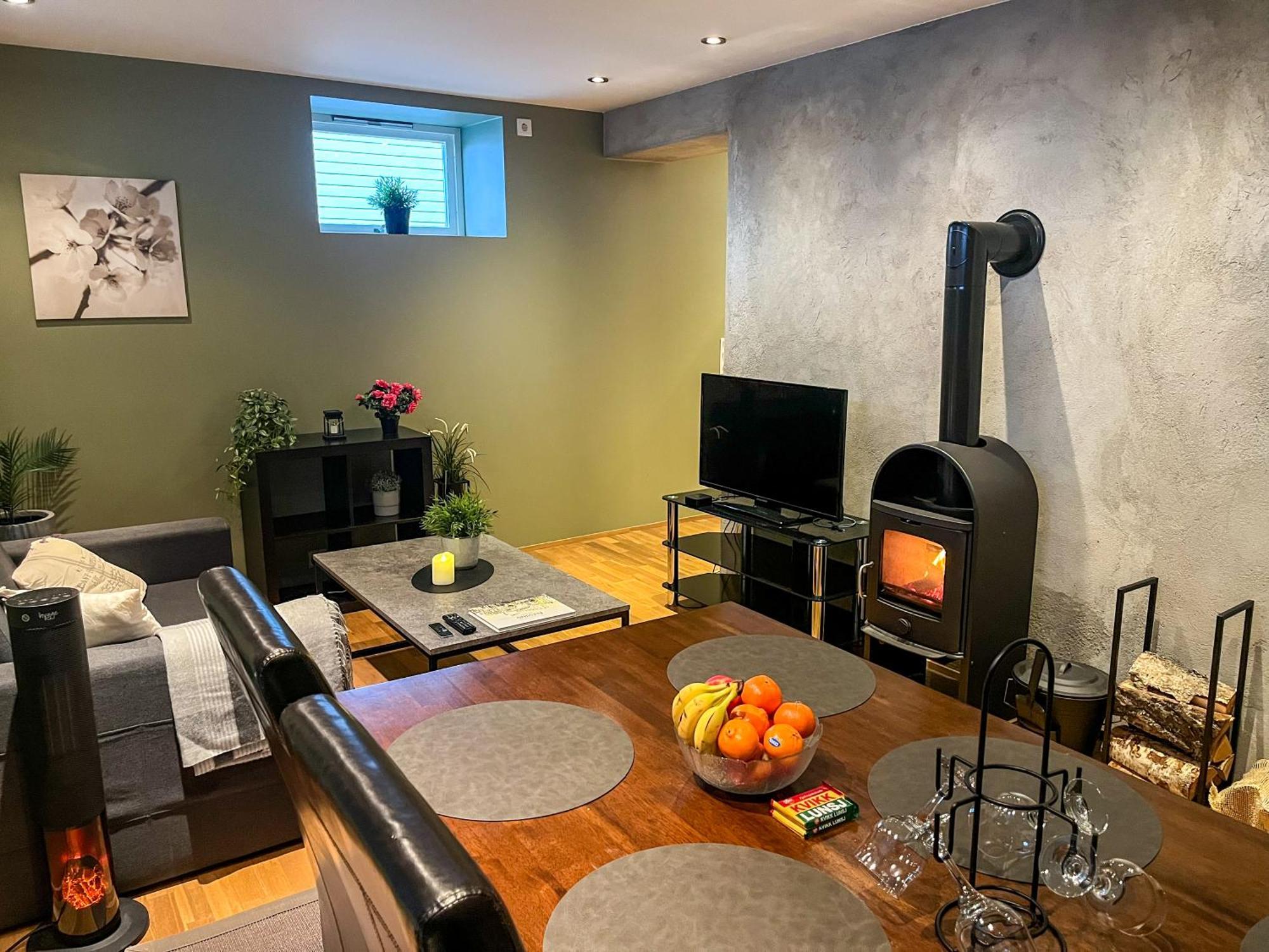 Two-Bedroom City Apartment With Fire Place, Free Parking And Fjordview Terrace - Calm And Central Ålesund Exteriér fotografie